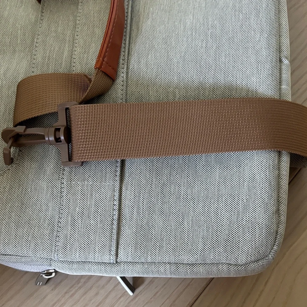 N/A light gray